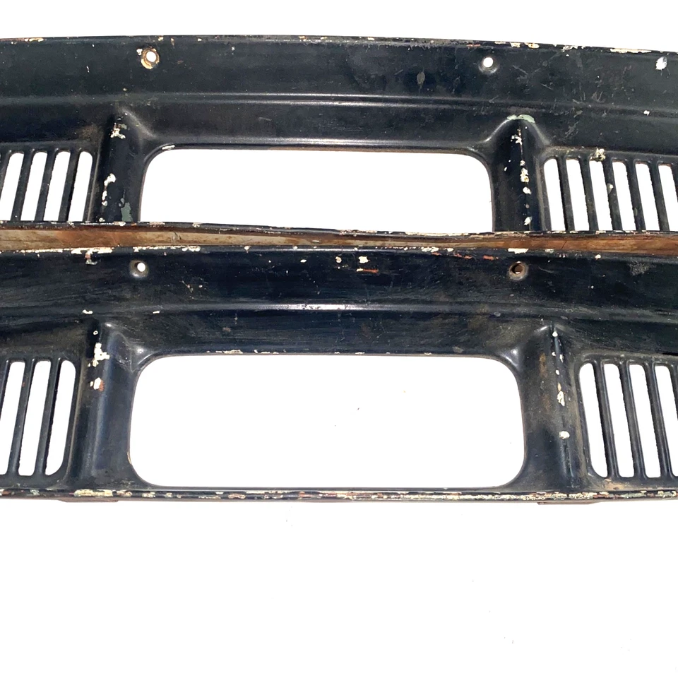 Bisel de luz de estacionamiento señal de giro moldura de inserción capó camioneta Chevrolet C10 60-61 OEM Foto 3 de 4