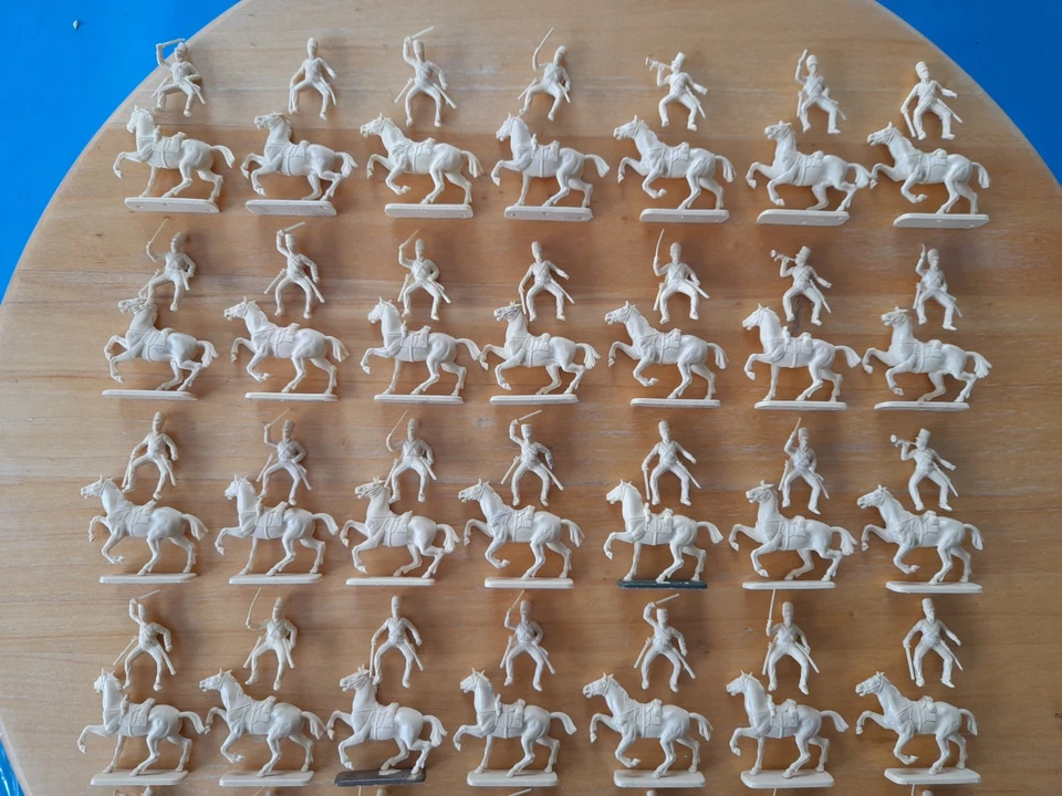 35 x Esci 1/72 SCOTS GREYS Napoleonic Waterloo Figures Set 217 Big Bundle - Image 2 of 4