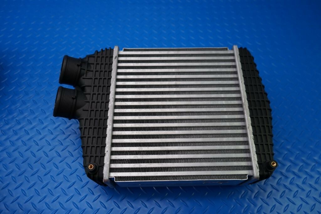 Maserati Ghibli Quattroporte left driver side intercooler #9331 