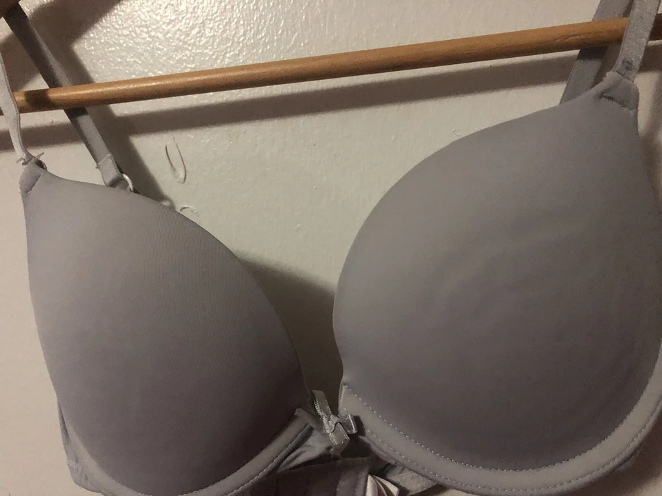 Sujetador Xhilaration 32B acolchado ajustable gris nuevo sin etiquetas para niñas Foto 2 de 4