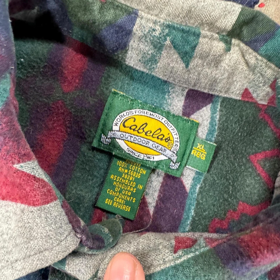 Vintage 2000's Cabelas Southern Aztec Patterned Flannel Button Up Shirt Size XL - Image 3 of 4