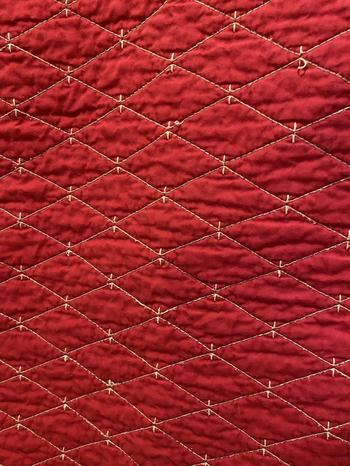 Colección MARTHA STEWART (1) “Colchado Diamante Puntada Almohada Falsa” Rojo Rey Usado en Excelente Condición Foto 3 de 4