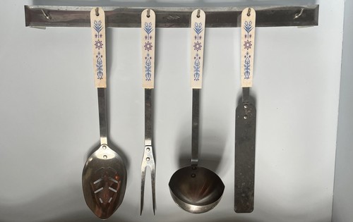 Ecko Dutch Tulip Blue Kitchen Utensil Set Vintage with wall rack hanger MCM