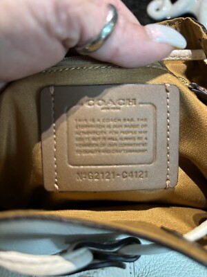 Coach Pennie Backpack 22 Pebble Leather Bag C4121 Chalk  display picture 1