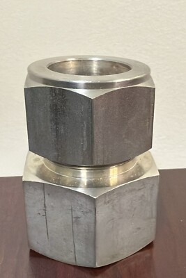 Swagelok Fitting Female Connector 1 1/4'' Tube OD x 1 1/4'' Female NPT SS-2000-720