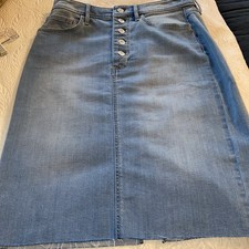 Banana Republic Half Button Denim Skirt With Raw Hem Size 6 NWOT