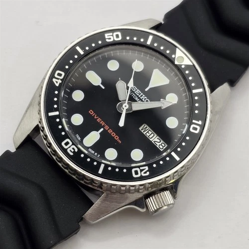 03' SEIKO 7S26 0030 SKX013 SS MENS DAY DATE 340158 SERVICED WATCH US TARIFF PAID