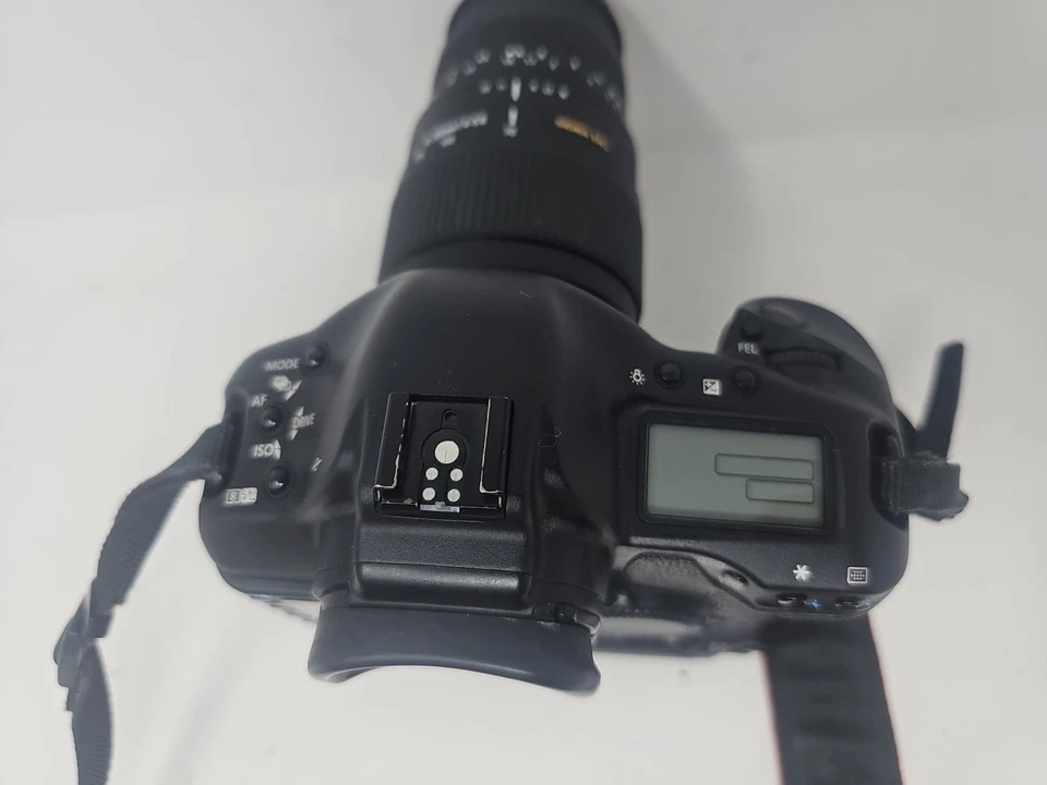 Cámara digital Canon EOS 1D Mark II N 8,2 MP SLR y cargador, necesita batería nueva.  Foto 4 de 4