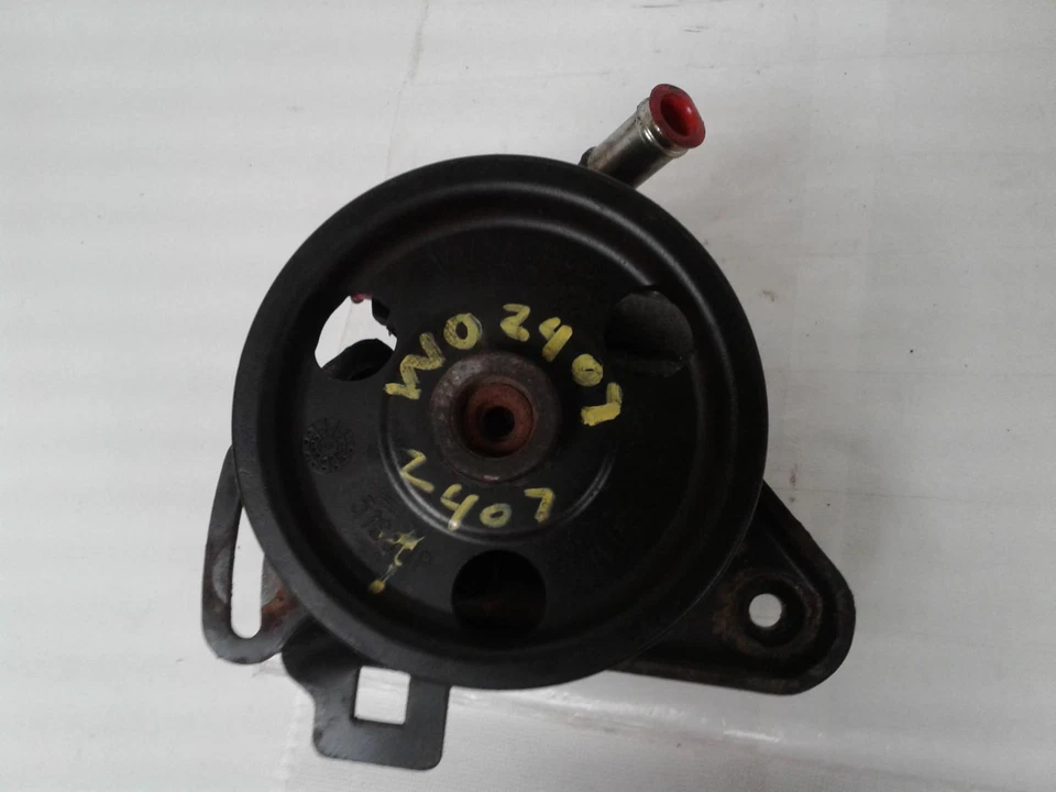 Bomba de dirección asistida usada se adapta a: Chrysler Sebring Sdn 2004 2,4 grado A Foto 3 de 4