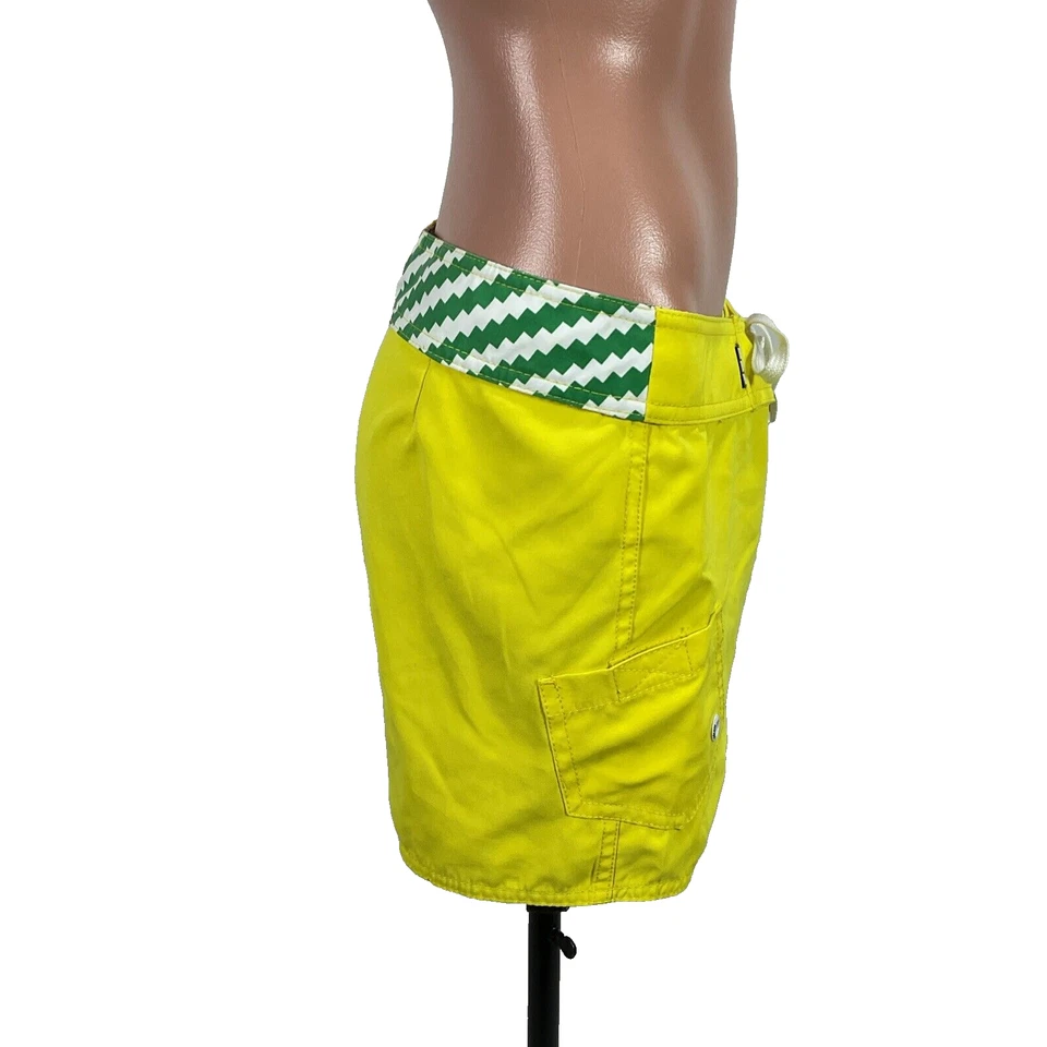 Pantalones cortos de tabla Volcom para mujer talla 1 Miss Mod vintage y2k mini surf con cordones Foto 4 de 4