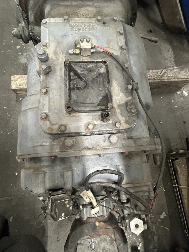 Eaton Ultra Super 10 Speed Transmission - Image 4 of 4