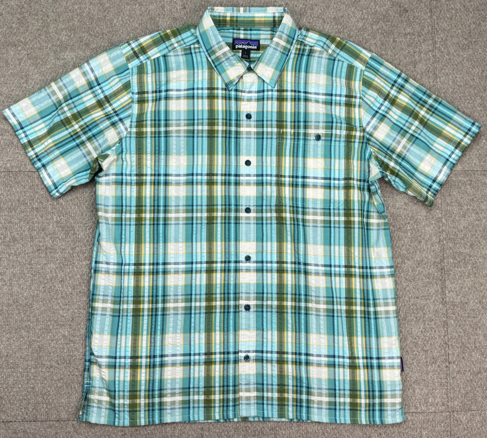 Patagonia Worn Wear Men's Plaid Button Up Short Sleeve Shirt Size Large
