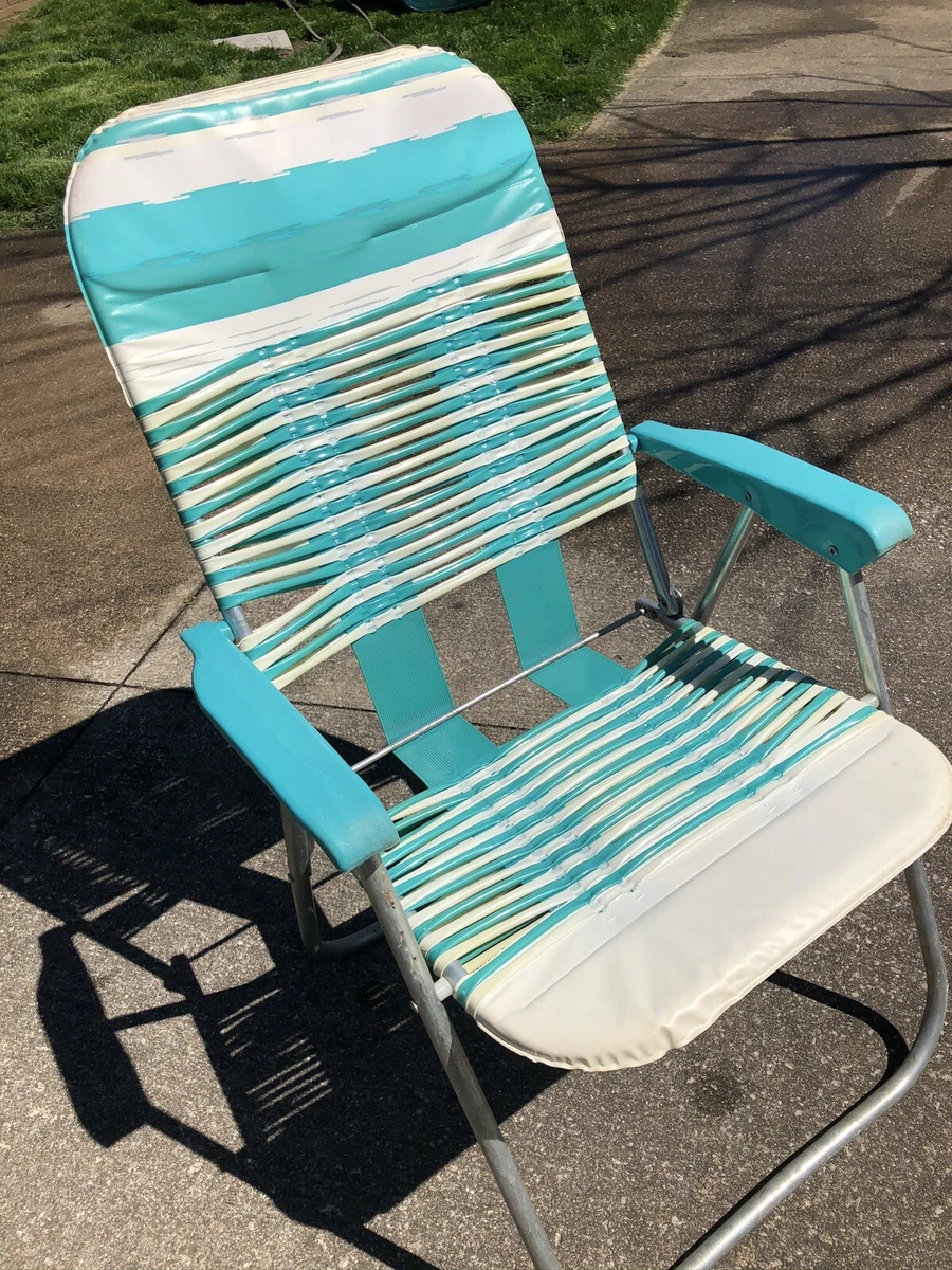 Vintage Folding Lawn Chair Metal Vinyl Tubular Vinyl Turquoise White 26
