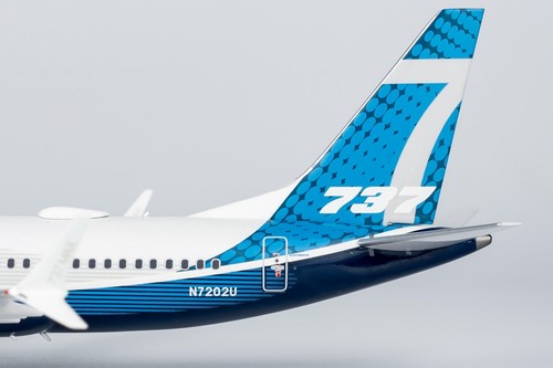 NG Model 1:200 Boeing B737 MAX 7 "House Color" Diecast Aircraft Jet Model N7202U - Picture 9 of 12