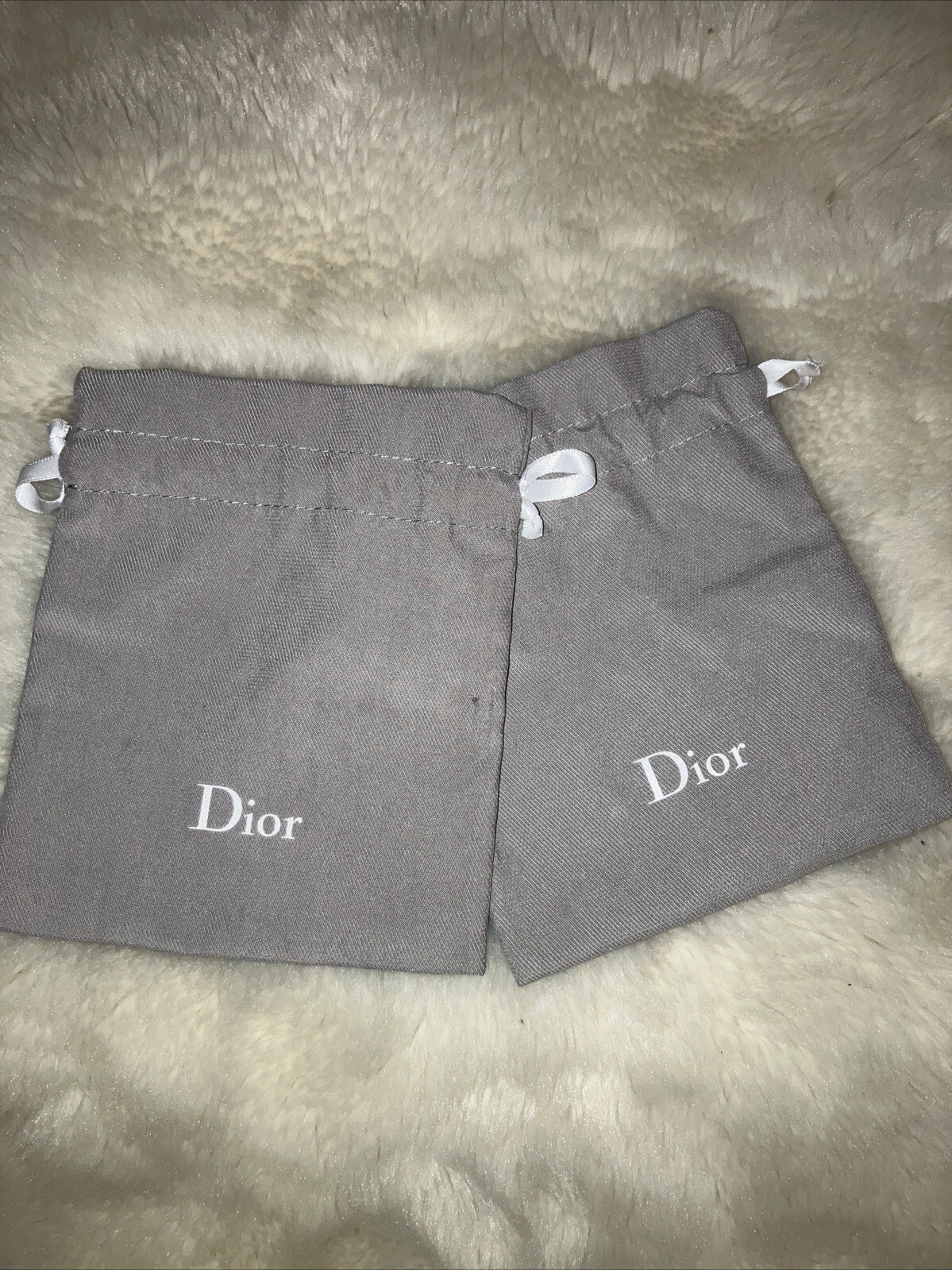 Lot de deux pochettes à cordon Dior   Neuf