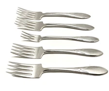 International PICKWICK Silverplate 1938 Wm Rogers 4 Salad & 1 Cocktail Forks Set