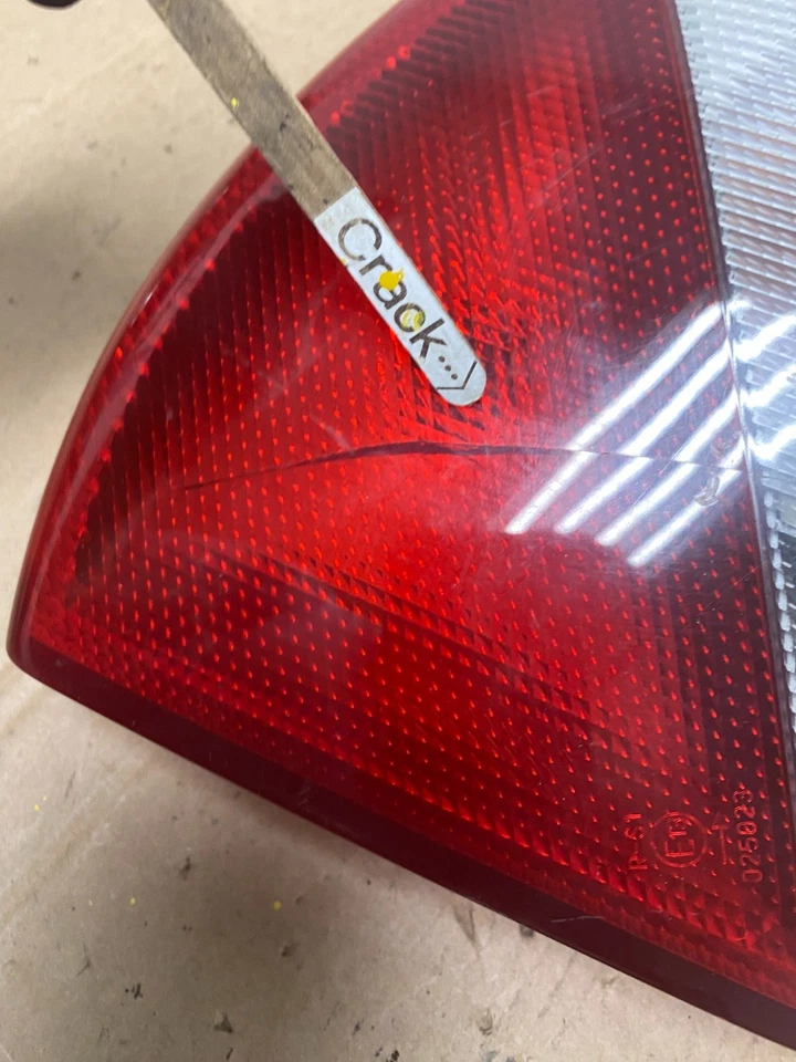 Luz trasera derecha pasajero Mitsubishi Mirage 1997 a 1998 OEM Q1634 DG Foto 4 de 4