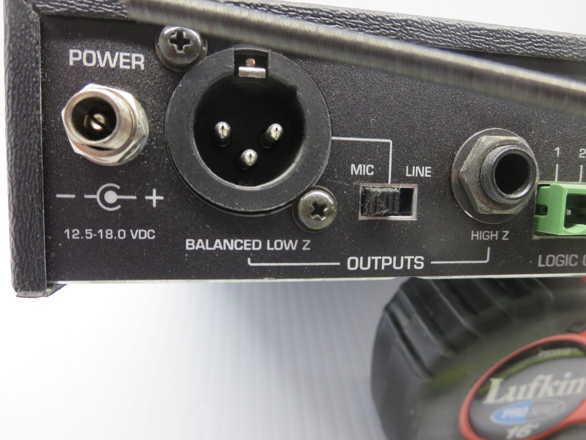Shure Brothers Inc. (Shure) UC4-UB Wireless Receiver W/Antennas
