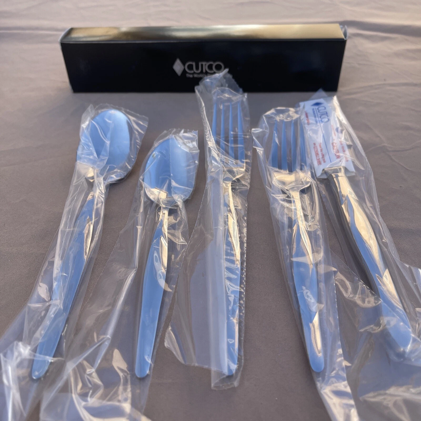 Cutco CUE2 Stainless Forks Spoons w/ Serrated Dinner Knife