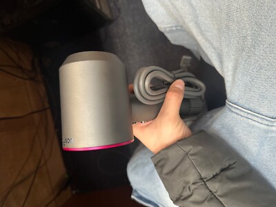 HAIR Dyer  COMES WITHH ALL ATTACHMENT 