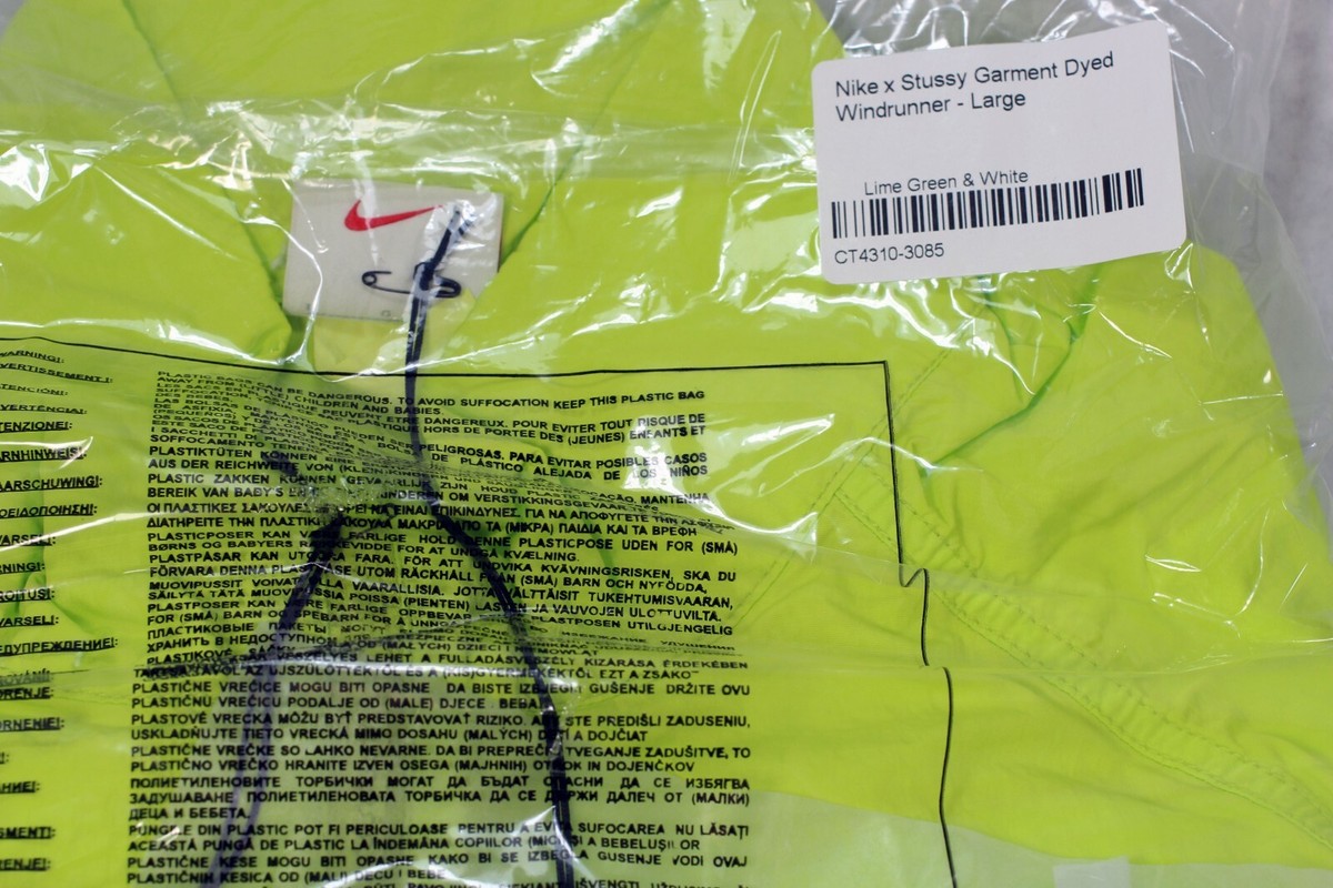 STÜSSY X NIKE WINDRUNNER Jacket (OFF NOIR) LIME Size L 100