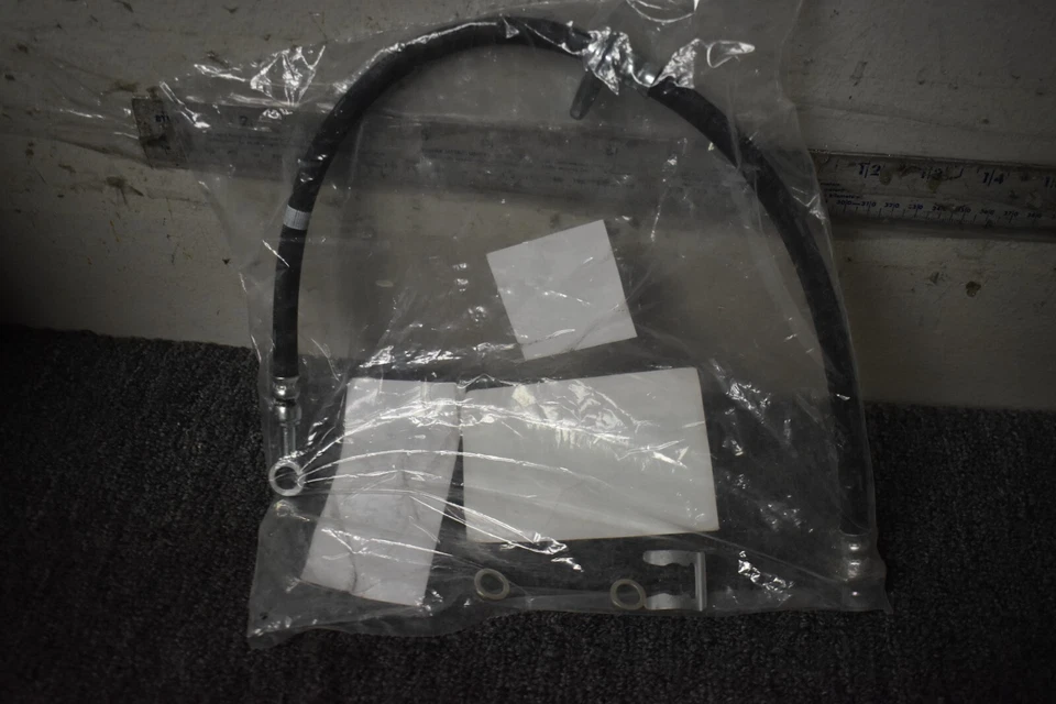 Manguera de freno delantera derecha Honda Fit 2015-2020 OEM de fábrica Foto 2 de 4