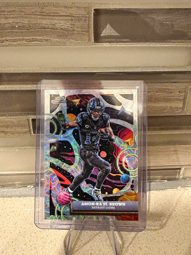Topps 2025 Cosmic Chrome Amon-Ra St. Brown Detroit Lions #33 Nucleus Refractor