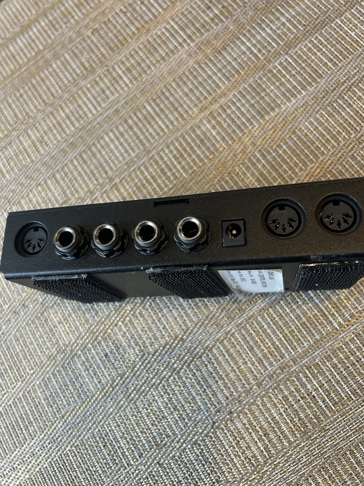 Interruptor de control Voodoo Lab Interruptor de canal amplificador midi, hecho en EE. UU. Foto 3 de 4