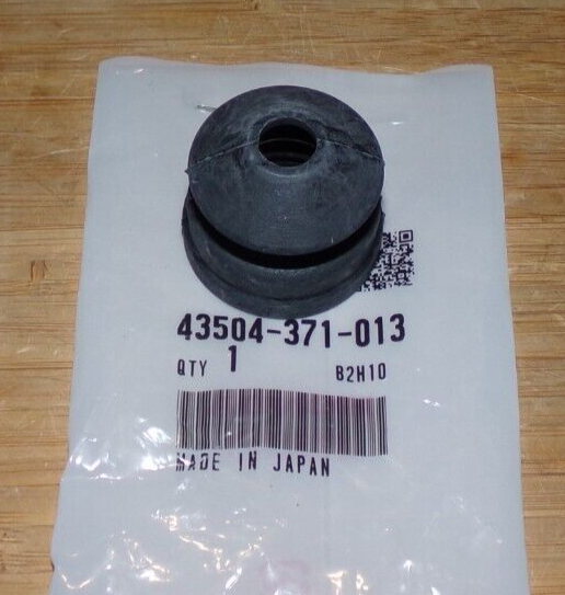 HONDA REAR BRAKE MASTER CYLINDER DUST BOOT, CBX, CB900,GL1100,CX500