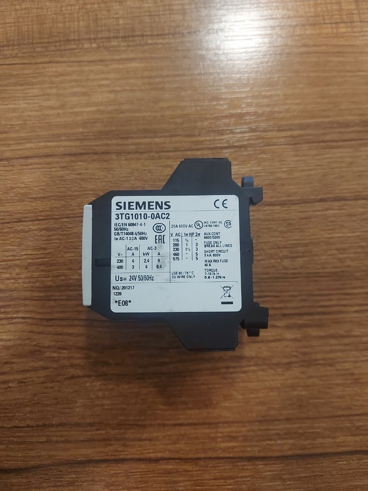 Contacteur Siemens 3TG22 12 D'occasion : Fonctionnel, Prêt à L'emploi !