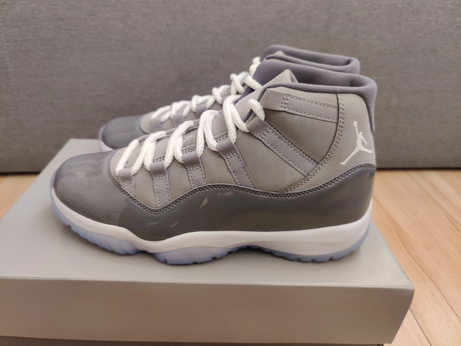 Taglia 7 Jordan 11 Retro High Cool Grigio