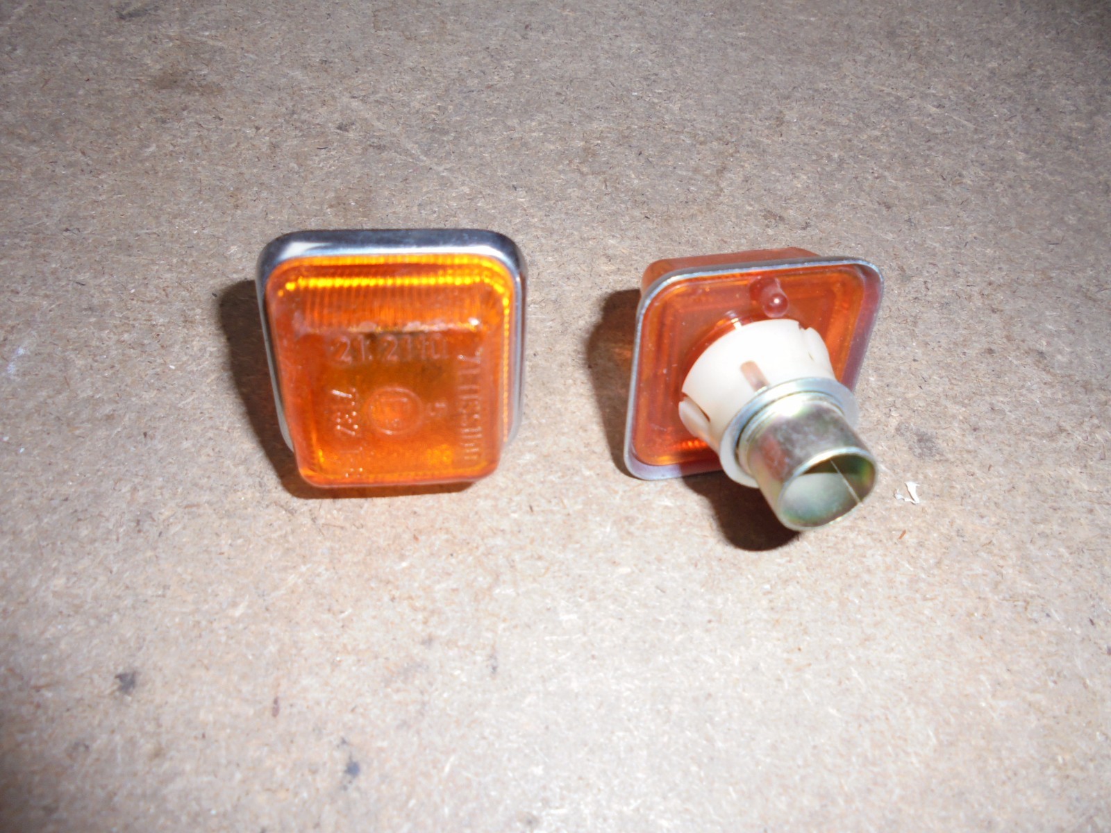 ALFA ROMEO ALFETTA / GT GTV PAIR OF SIDE ARROWS CHROME EDGE VERY HIGH