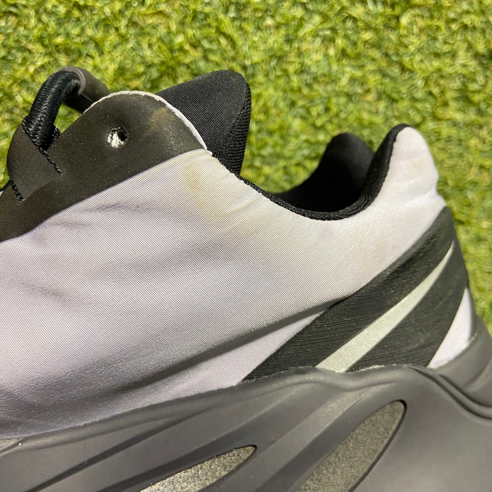 Yeezy 700 MNVN Geode: 7.5 thumbnail 6