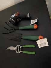 Garden Tool Set with Hose Nozzle – Hand Trowel, Cultivator, Pruning Shears