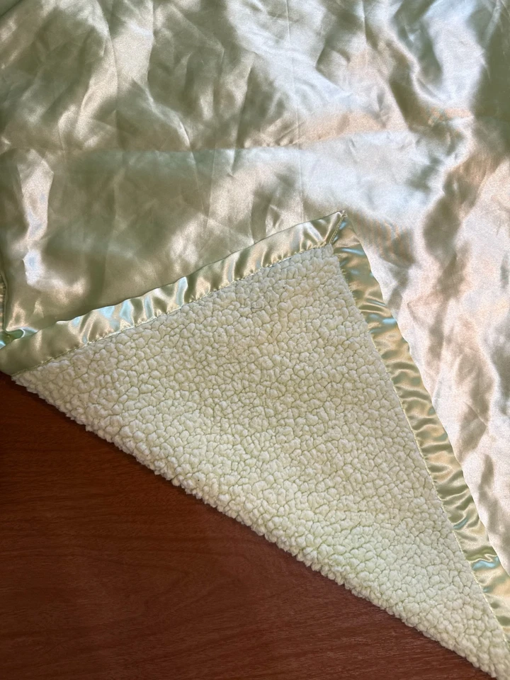 Beansprout Green Satin Sherpa Baby Blanket 30x40 Embroidered Bear Lovey 30x40 in - Image 4 of 4