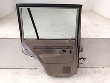 Porte arrière et accessoires Mazda DEMIO