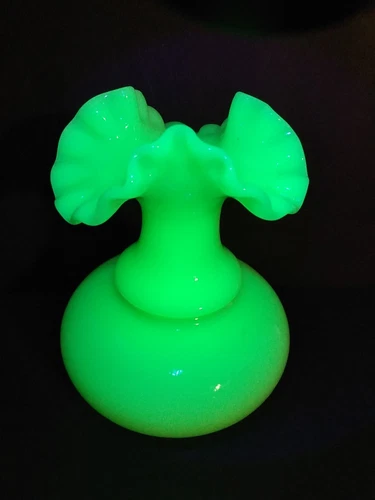 Fenton Art Glass Ruffled Melon Uranium Glass Custard Vase 5.5" Tall Stain Inside