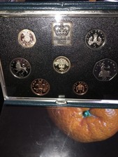 1987  ROYAL MINT PROOF COIN SET :  7  COINS in BLUE DELUX CASE :