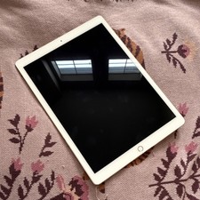 Apple iPad 12.9in 32GB Wi  Fi Tablet Gold - Apple iPad Series MPN A1584