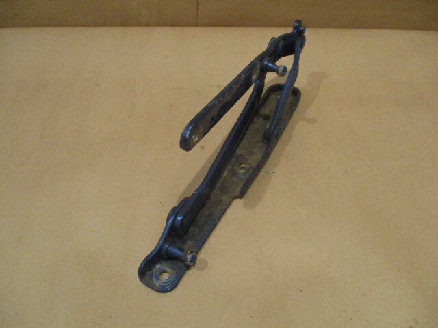 Maserati Coupe Spider  - RH Rear Trunk Lid / Bonnet Hinge 384700106