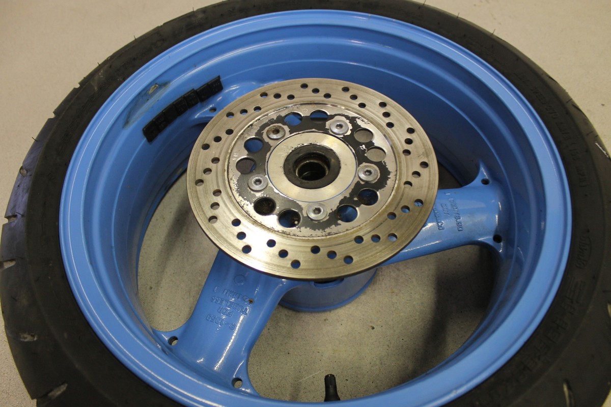 2000 Kawasaki Ninja ZX7R ZX750P REAR WHEEL BACK RIM W BRAKE DISC 2000 Kawasaki Ninja ZX7R ZX750P REAR WHEEL BACK RIM W BRAKE DISC