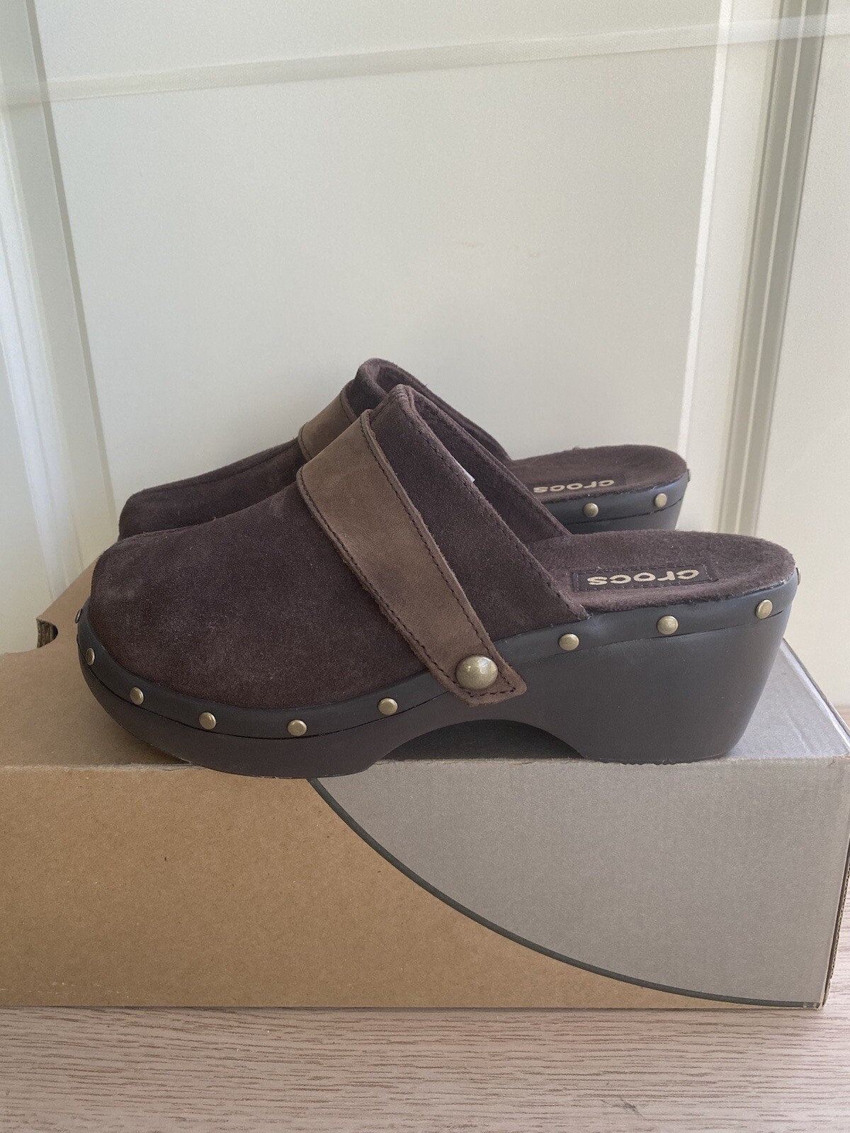 Crocs Cobbler Suede Clog Chocolate Brown Slip On Casual Shoes 12314- Women 8 image 7