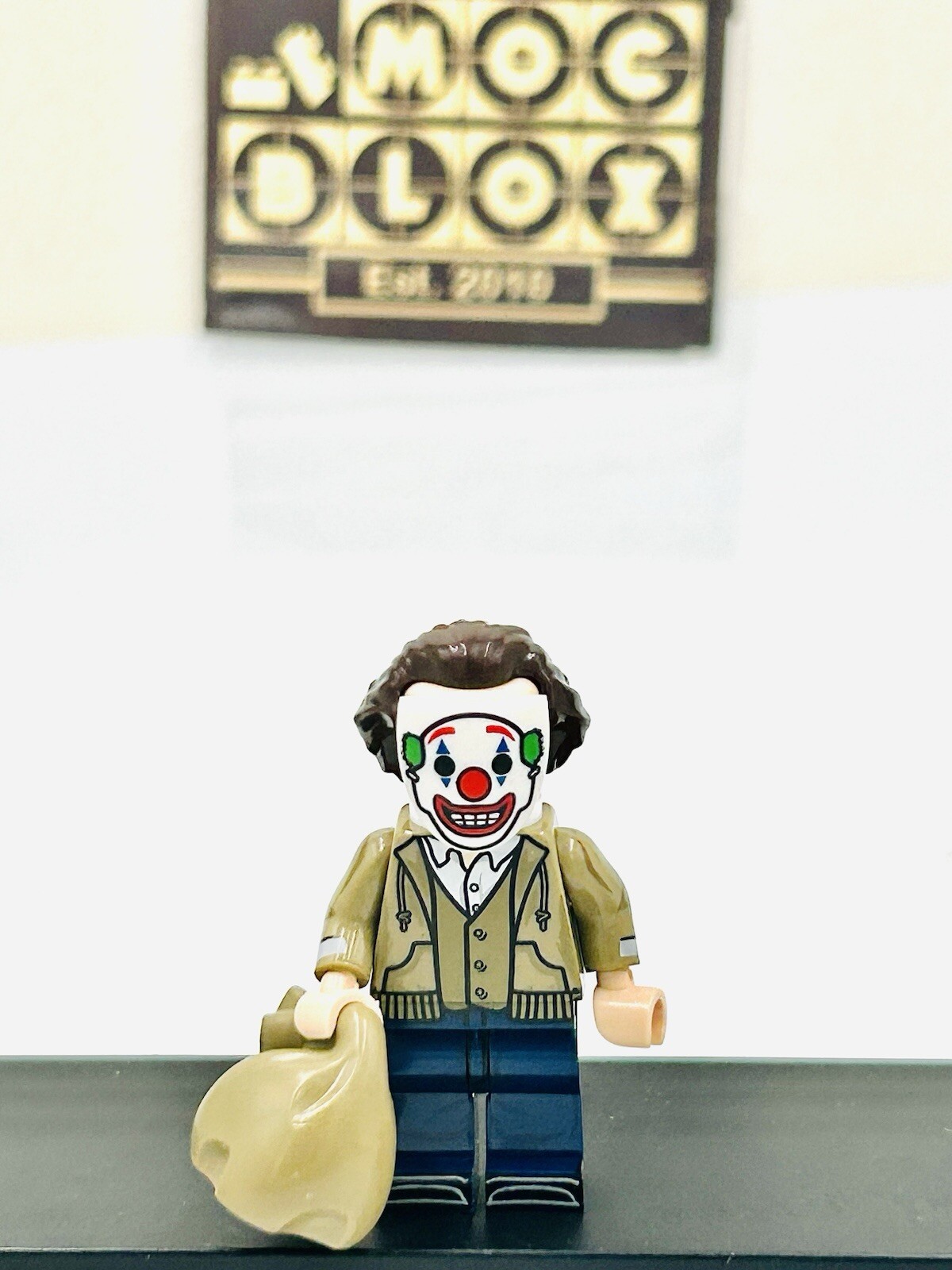 #0031 - The Joker (Arthur w/ Mask Suit)