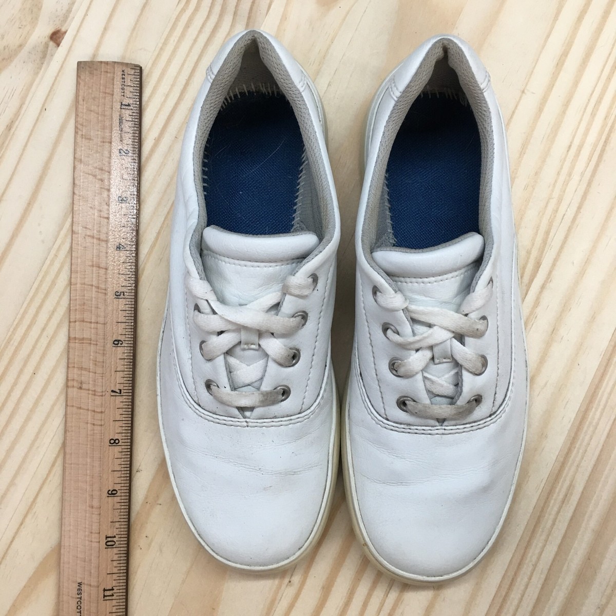 Sneakers bianche da donna in saldo