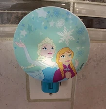 Disney Frozen LED Night Llight with Rotary Shade  Anna and Elsa.