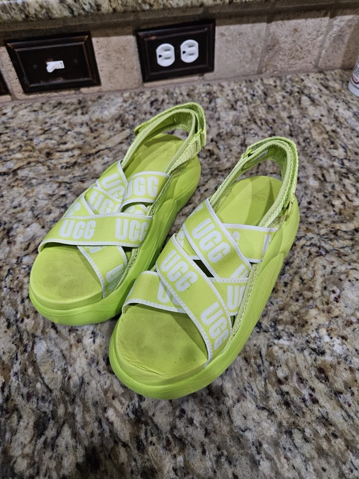 Sandalo UGG LA Cloud verde lime taglia 7