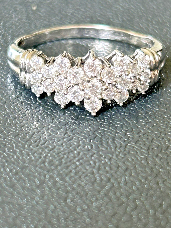 DIAMOND WHITRE GOLD AND 23 DIAMOND ANNIVERSARY BAND/RIGHT HAND RING SIZE 10