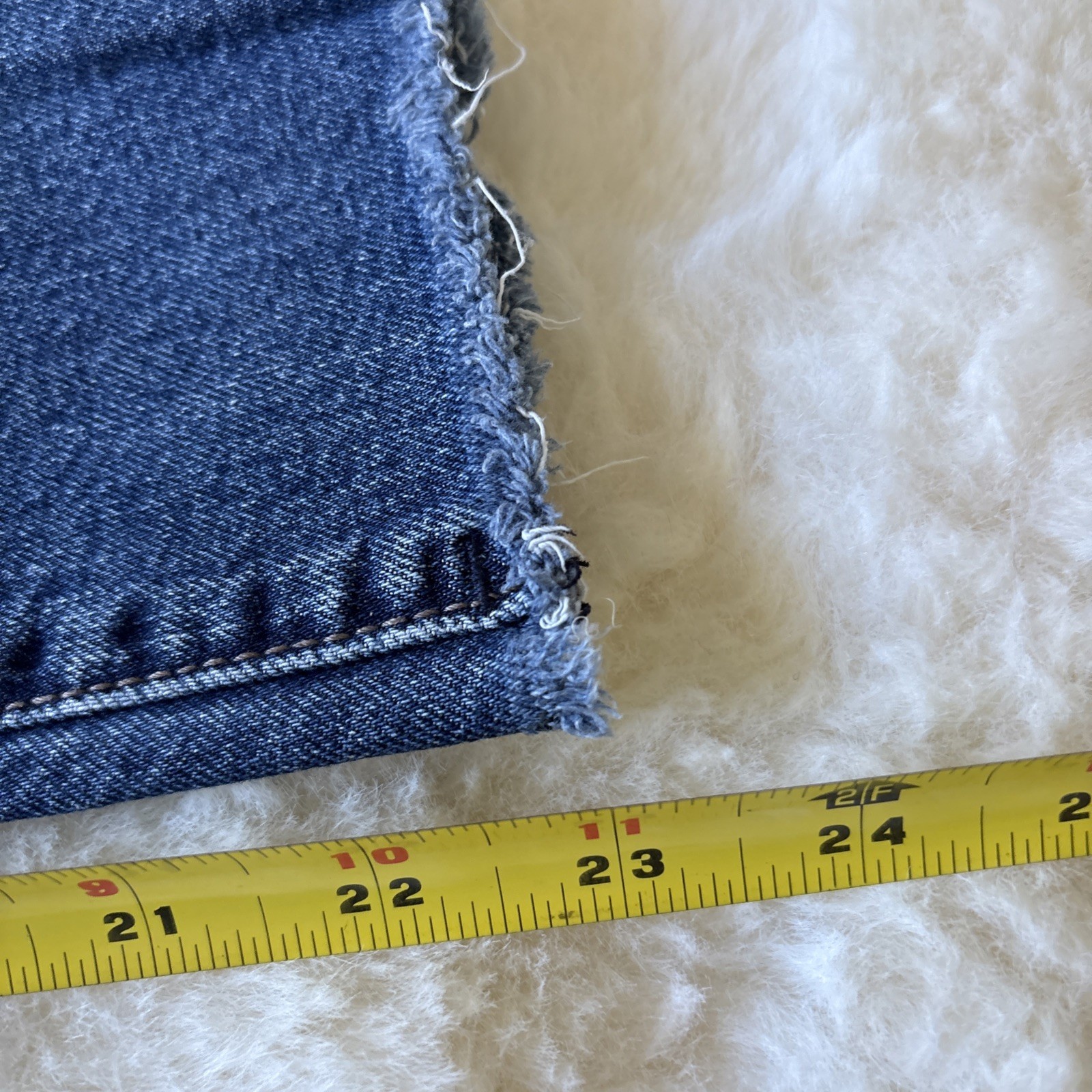 Universal Thread Mid Rise Ankle Bootcut Jeans Raw… - image 4