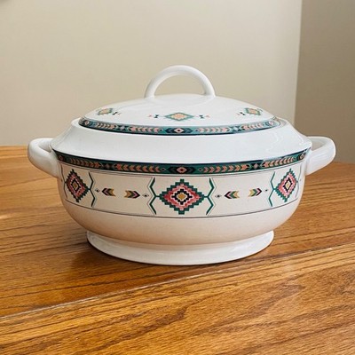 Studio Nova - Adirondack - 2 Qt Casserole Serving Bowl w/ Lid