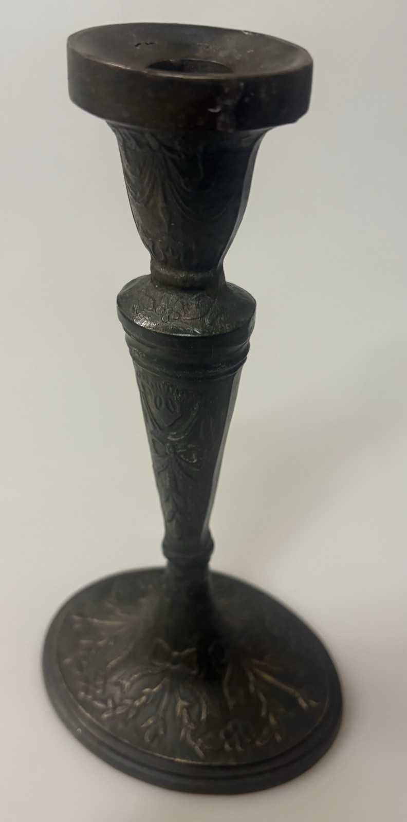 (1)  9.5&rdquo; H Base 5&rdquo;